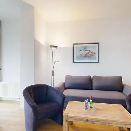 Strandnahe Und Zentral Gelegene Fewo, Hund Willkommen, Haus Saxonia, 公寓 宾茨
